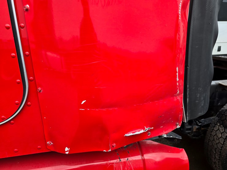 2017-peterbilt-579-image-97