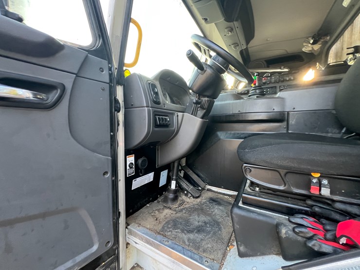 peterbilt-520-image-74