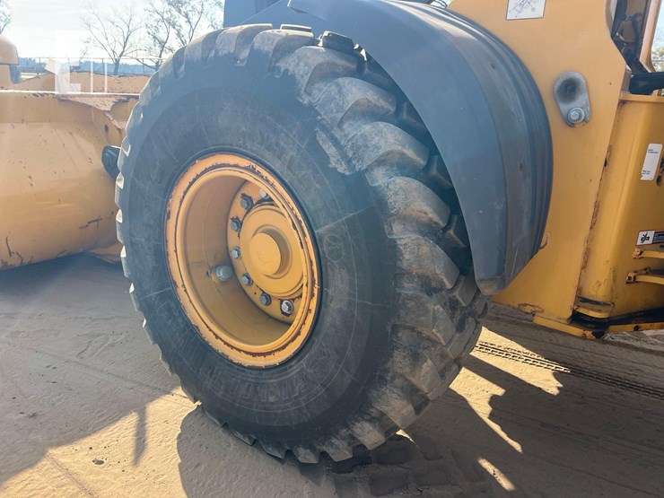 2020-deere-444l-image-24