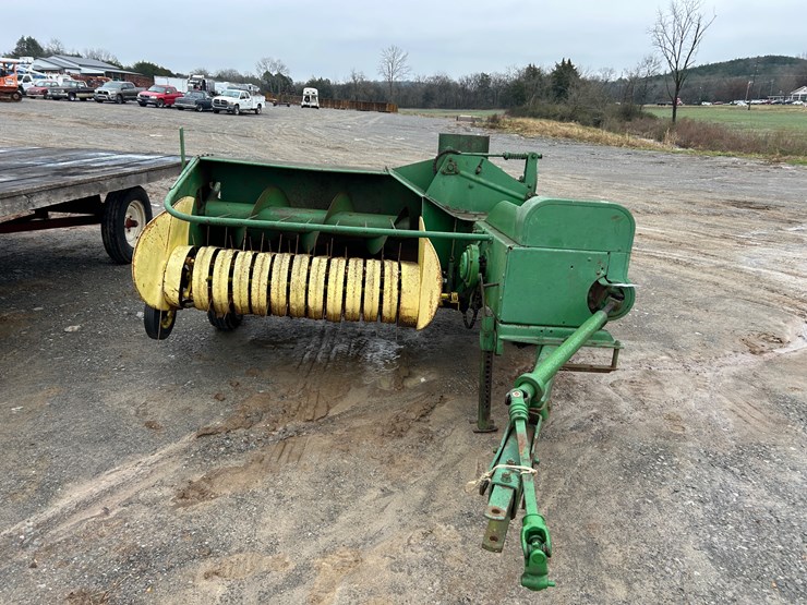 john-deere-24t-image-3