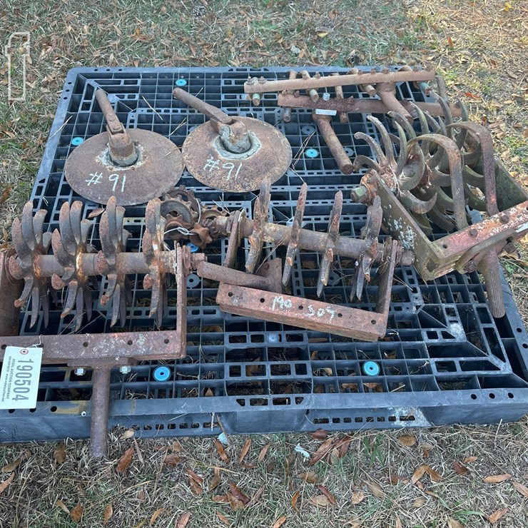 PALLET OF CULTIVATOR PARTS