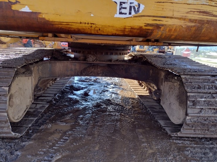 caterpillar-320fl-image-42