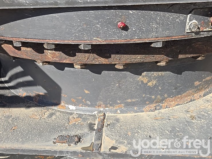 2021-case-cx210-lc-image-57