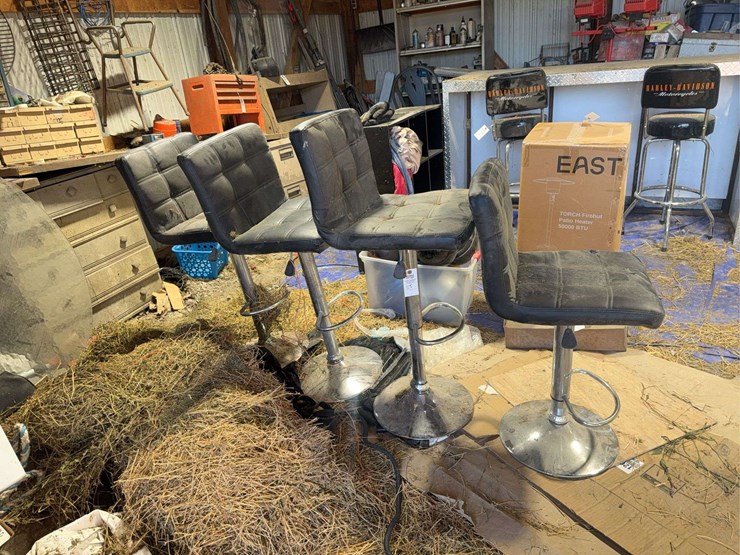 4-adjustable-barstools-image-1