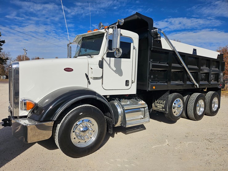 2009-peterbilt-365-image-4