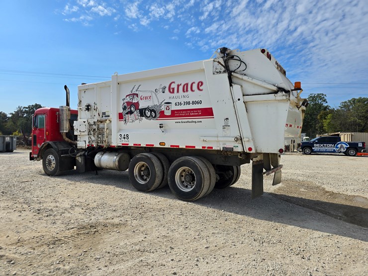 2003-peterbilt-320-image-14