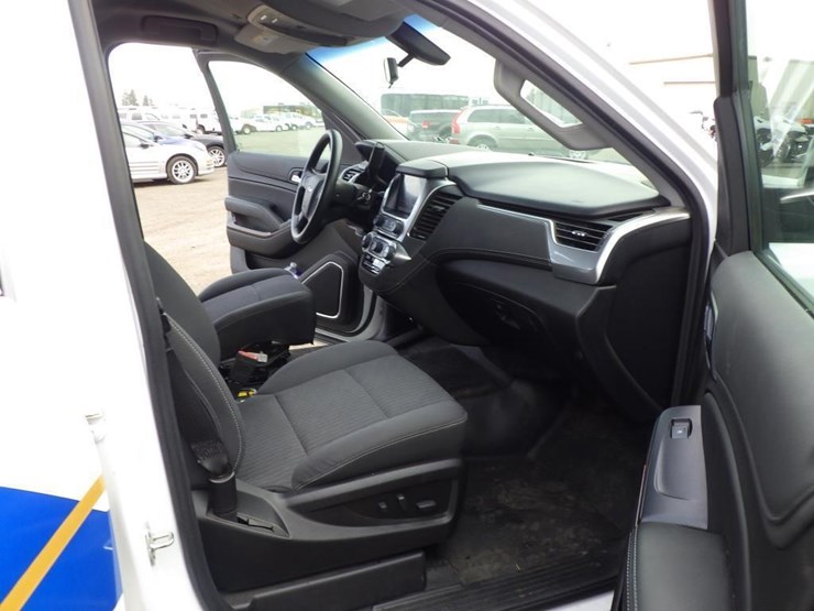 2019-chevrolet-tahoe-image-6