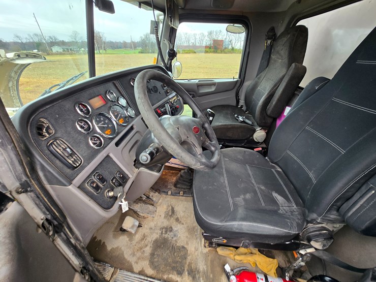 peterbilt-367-image-163