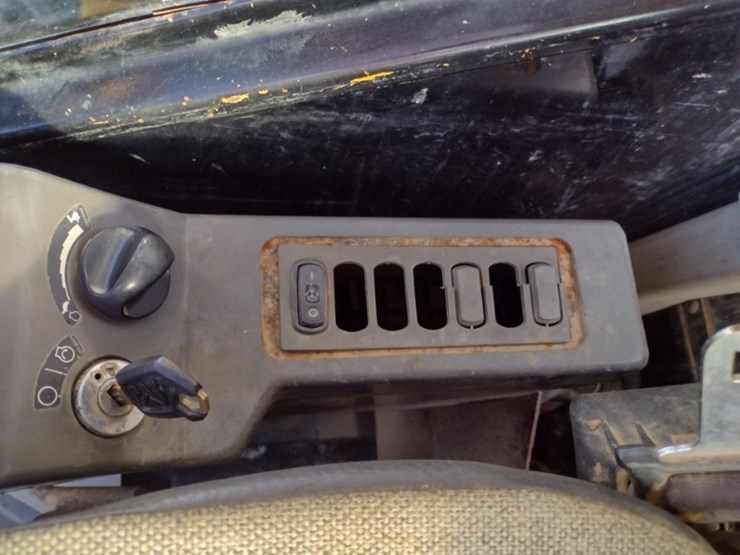 caterpillar-321c-image-10