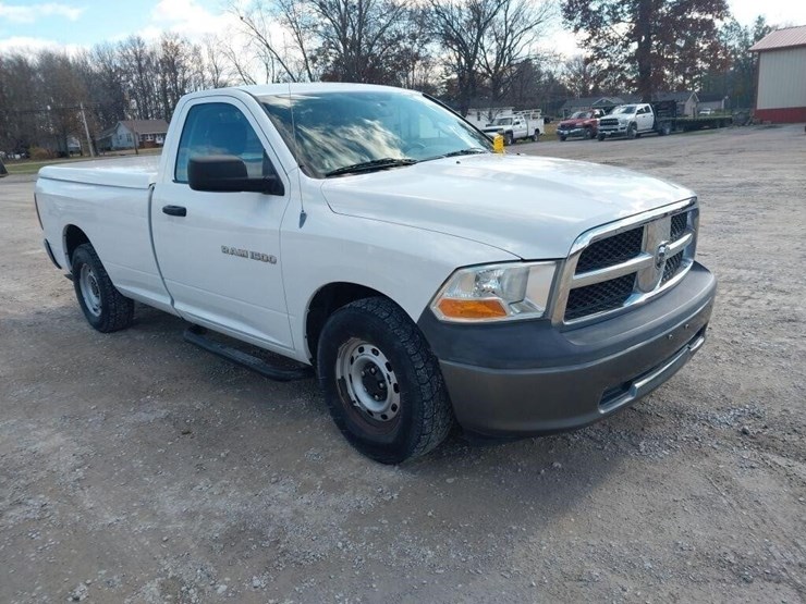 2011-dodge-1500-image-3