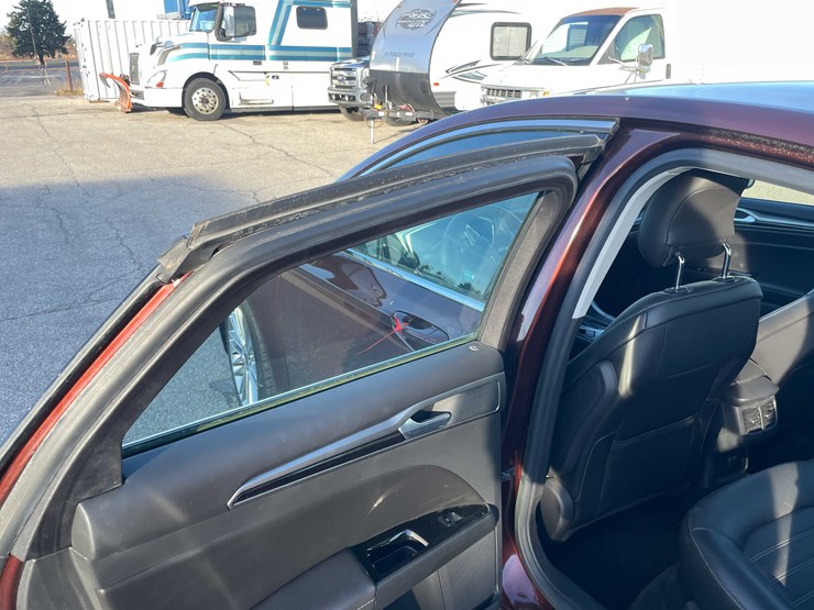 #1388-•-2015-ford-fusion-(has-wi-title)-(of)-image-62