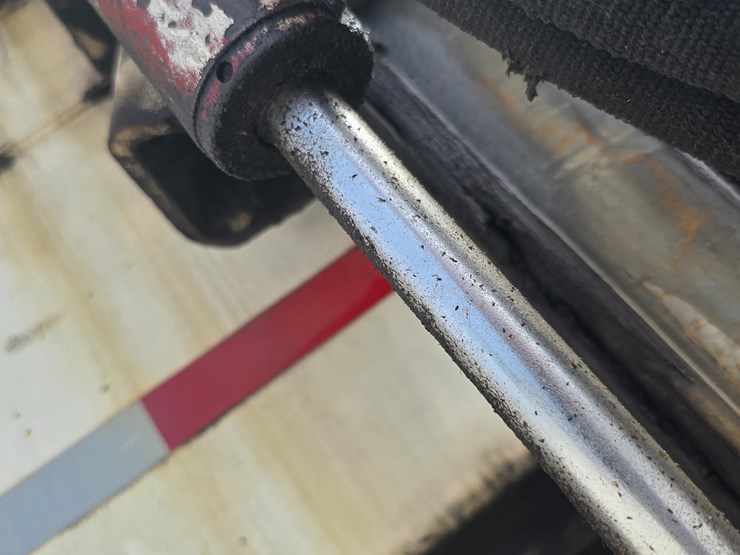 2003-peterbilt-320-image-83