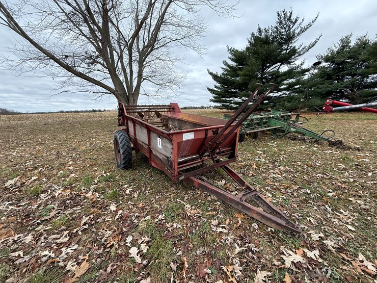 #98-•-ih-manure-spreader-image-2