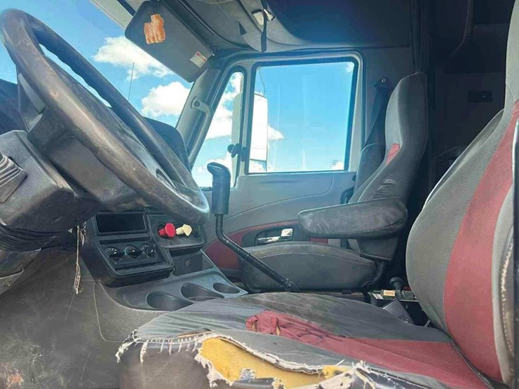 2014-international-prostar-image-5