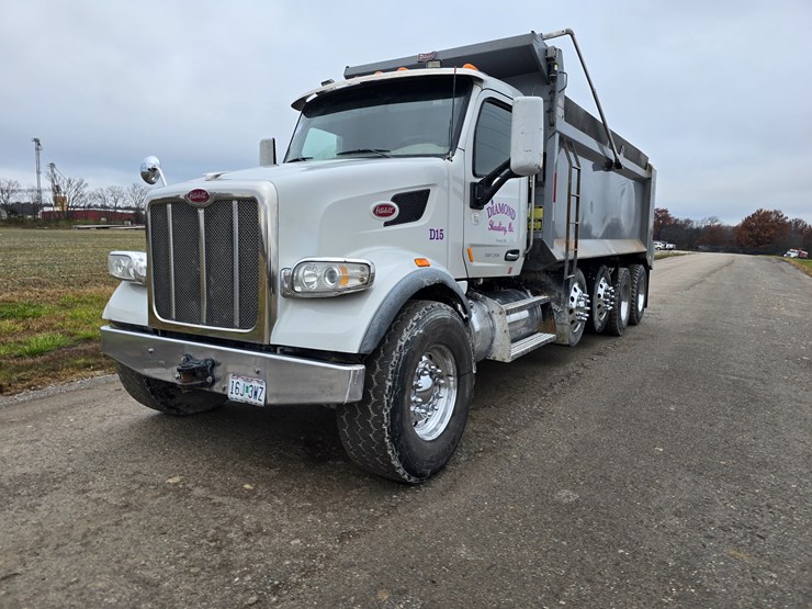 2020-peterbilt-567-image-3