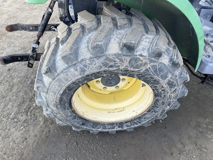 john-deere-2320-image-16