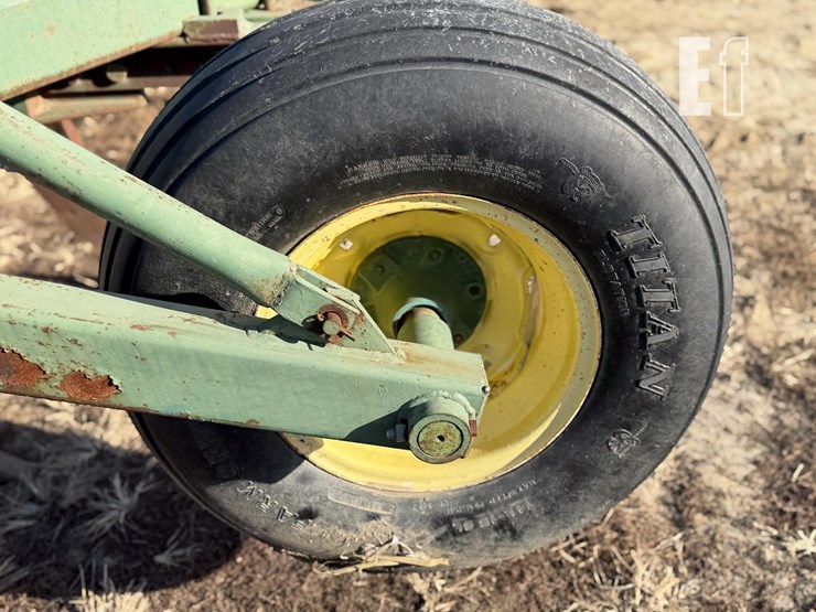 john-deere-7-image-2