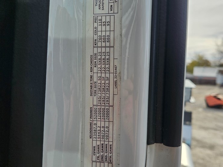 peterbilt-579-image-41