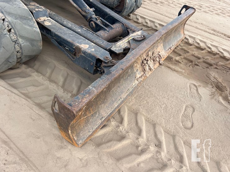 2017-caterpillar-305e2-cr-image-15