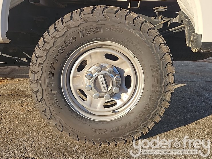 ford-f350-xl-image-9