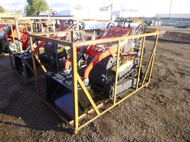 2025-agt-ysrt14-skid-steer-track-loader-image-1