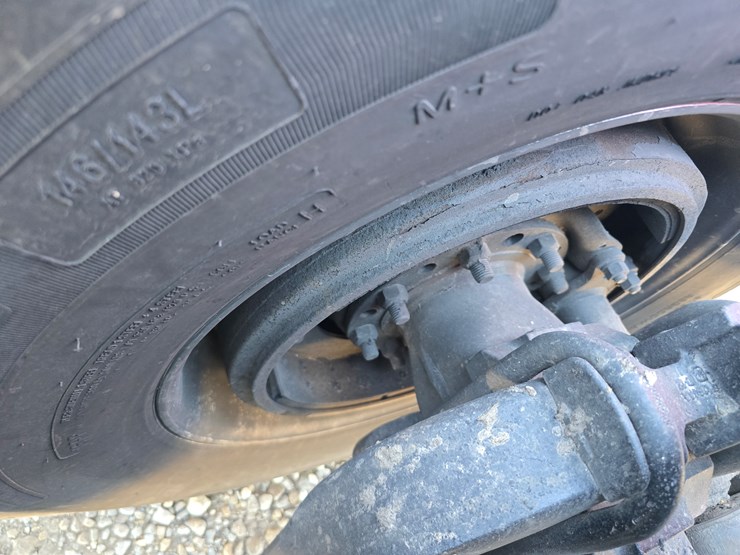 2005-peterbilt-379-image-110