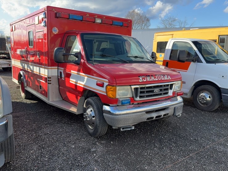 2004-ford-e450-image-3