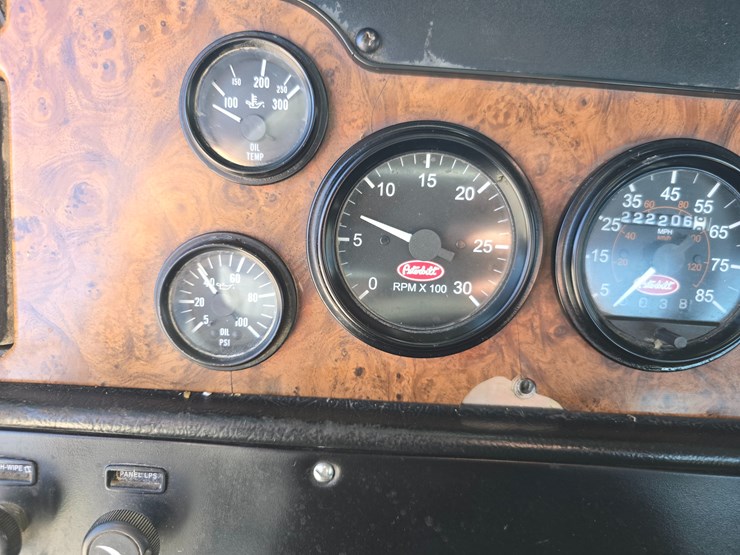 peterbilt-357-image-89