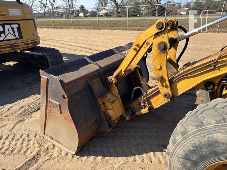 caterpillar-906-image-16