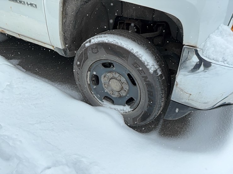 2016-chevrolet-2500hd-image-3