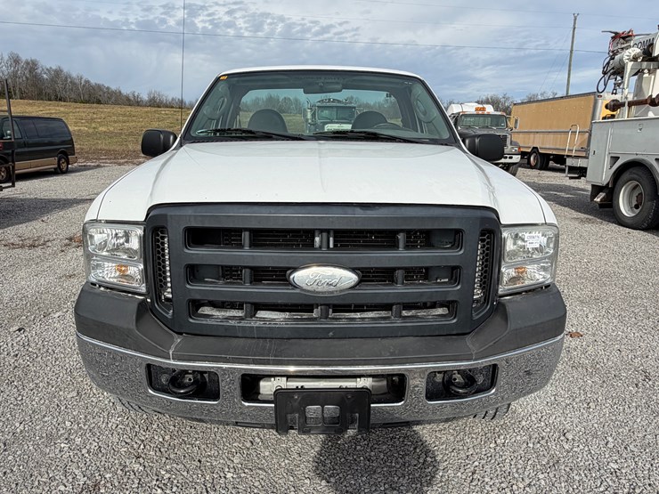 2006-ford-f250-xl-image-2