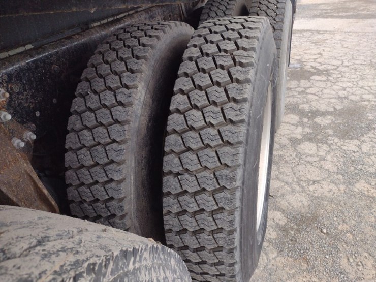 freightliner-122sd-image-30