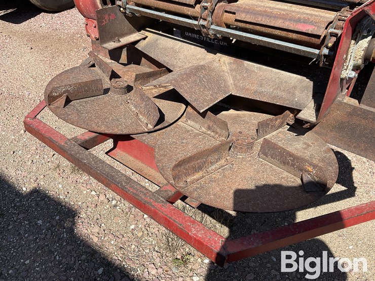 chandler-dry-litter-spreader-image-20