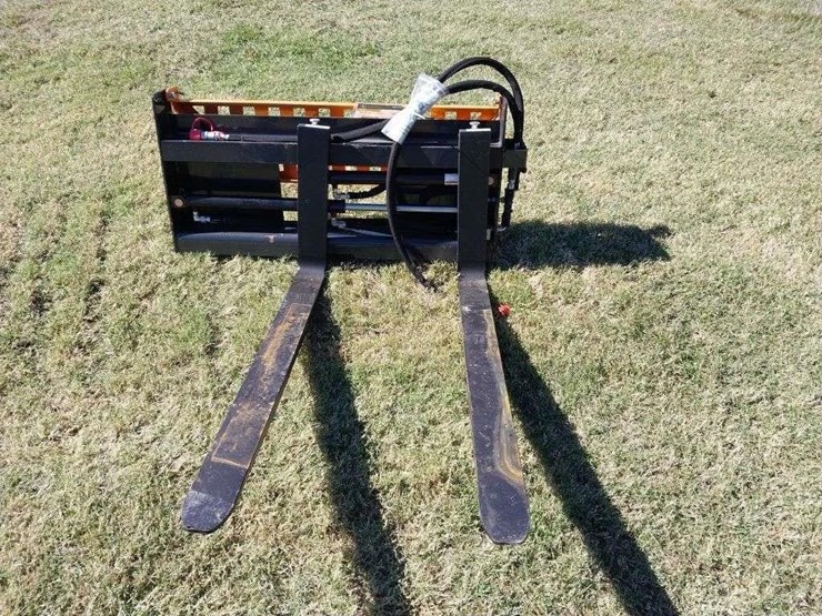 new-wolverine-s/s-qa-hyd-48"-pallet-forks-image-2