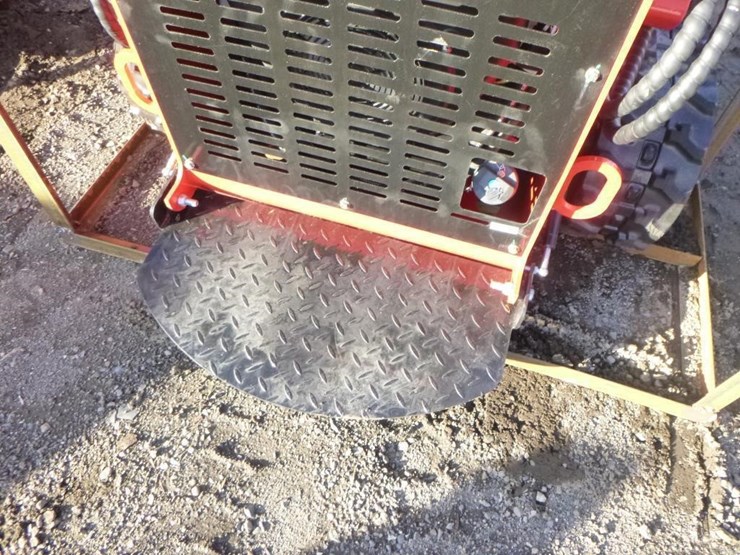 2025-agt-lrt23-skid-steer-track-loader-image-11