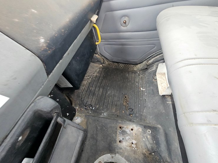 freightliner-fl70-image-51