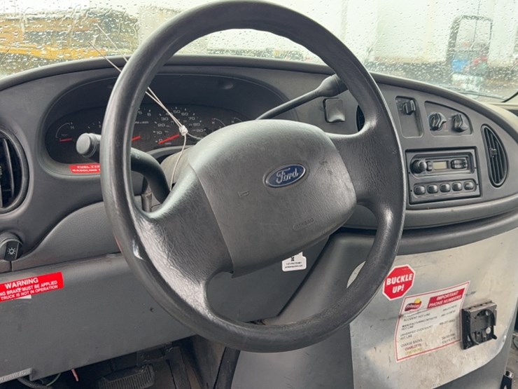 2008-ford-e350-image-16