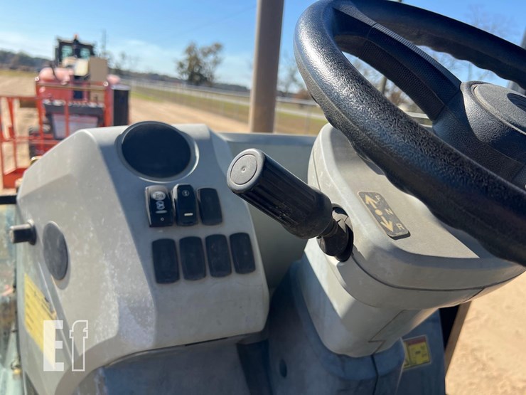 2016-caterpillar-415f2-image-36