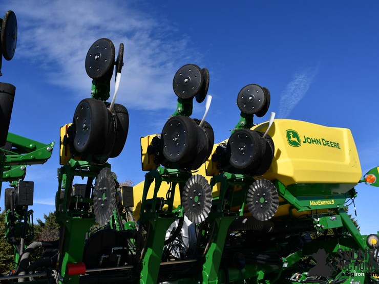 2023-john-deere-1795-image-17