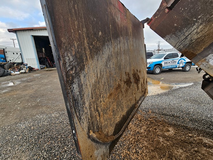 freightliner-columbia-112-image-41