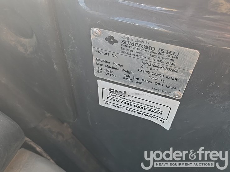 2021-case-cx210-lc-image-215