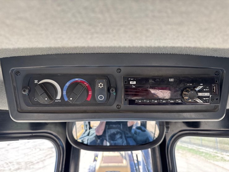 caterpillar-d5-lgp-image-28