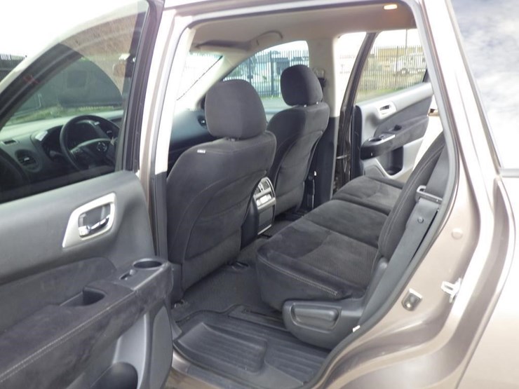 2014-nissan-pathfinder-image-7