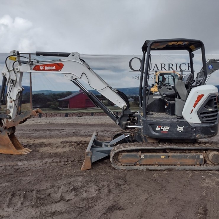 BOBCAT E42