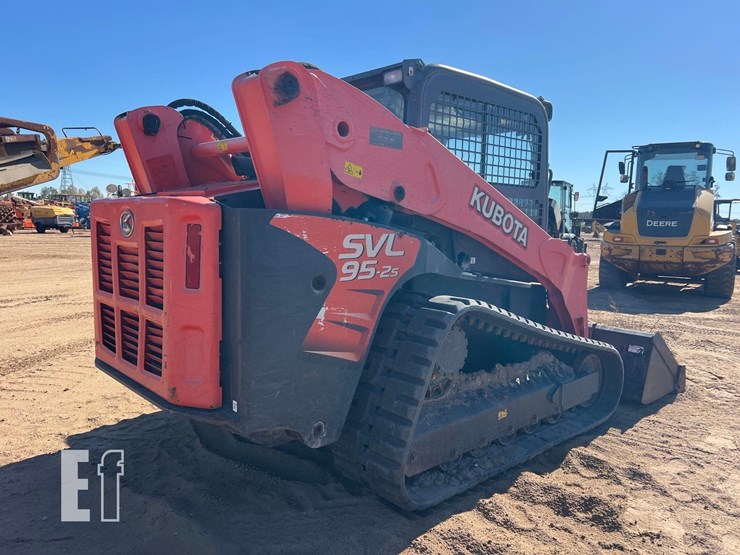 2019-kubota-svl95-2s-image-4