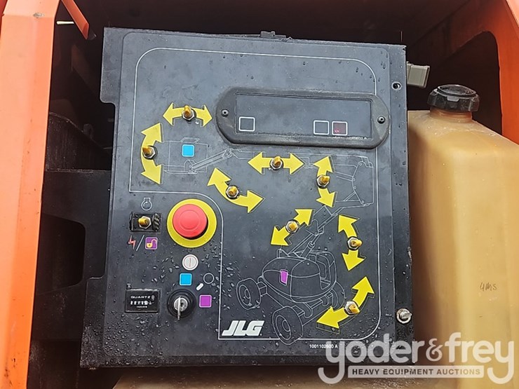 2016-jlg-800aj-image-43