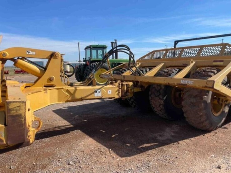 2004-&-2005-john-deere-1812-scraper-package-of-two-image-20