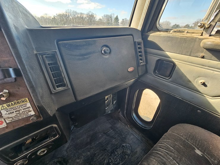 peterbilt-379-image-77