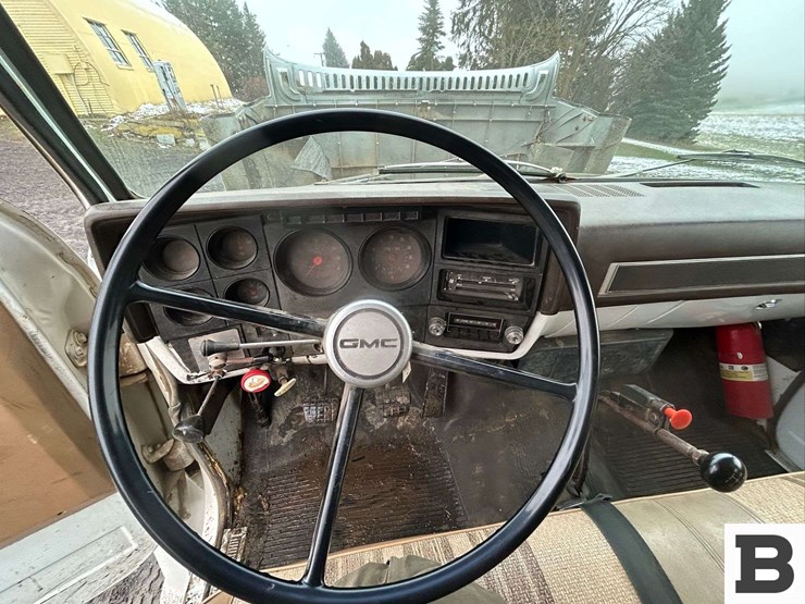 1981-gmc-grain-truck-image-10