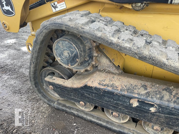 2006-deere-ct322-image-4